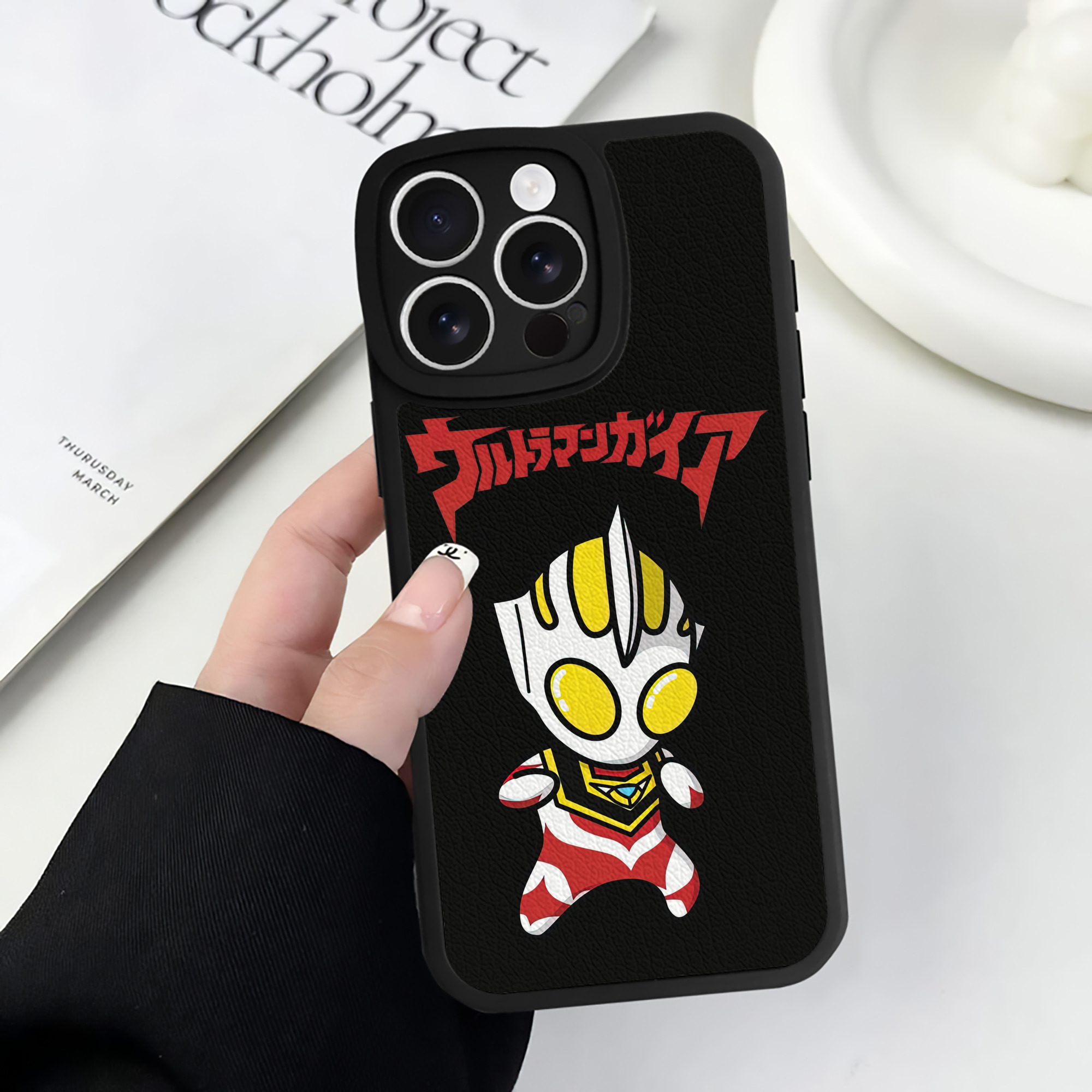 （画像用） ウルトラマン Ultraman 【iPhone 16シリーズ対応】シリコンスマホケース（レザー調） 材質：シリコン